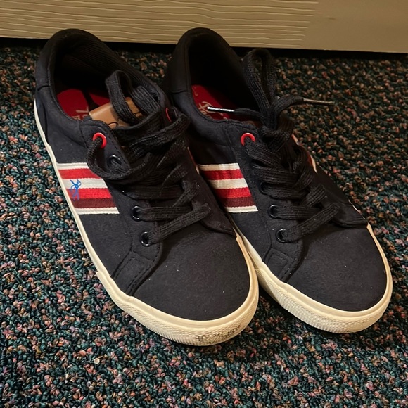 Boys shoes - Picture 1 of 1